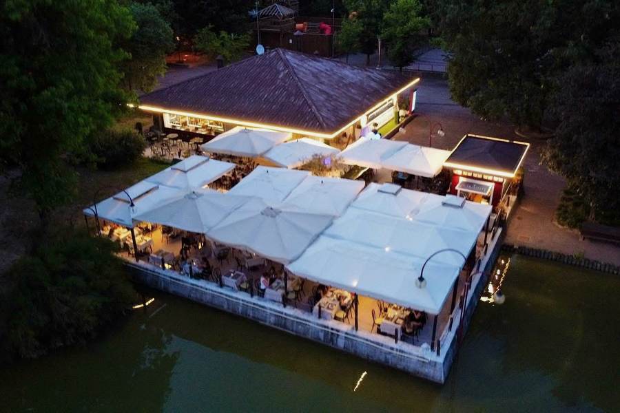 Acquaseltz — the venue on the lake seen from above